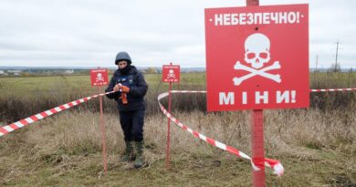 Двоє цивільних підірвалися на ворожих мінах на Харківщині