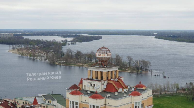 Київ поринув у воду