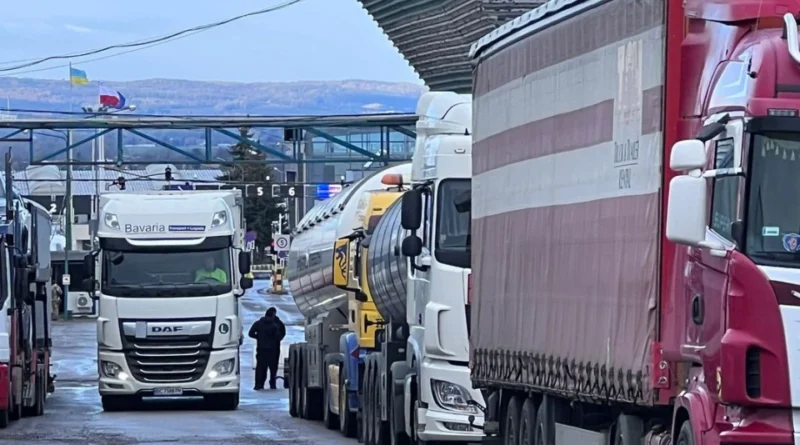 Польські перевізники заявили про намір активізувати протест у Дорогуську