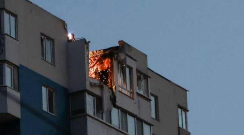 Ворог атакував Харків уночі: є влучання у житлові будинки